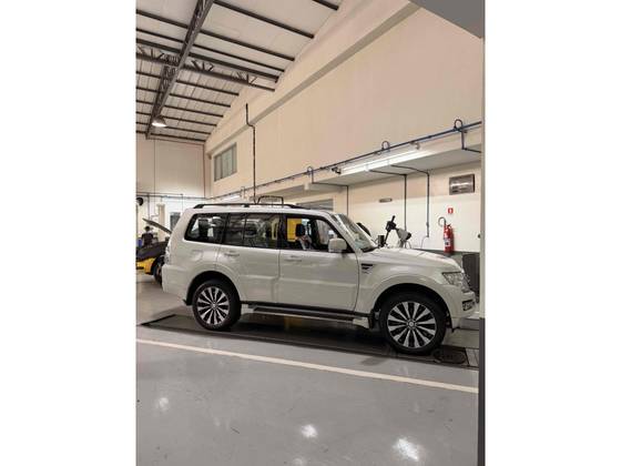 MITSUBISHI PAJERO FULL 3.2 HPE 4X4 16V TURBO INTERCOOLER DIESEL 4P AUTOMÁTICO
